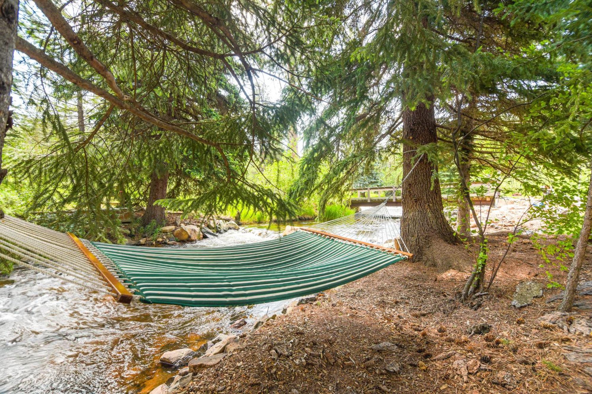 Stunning Evergreen Mountain Home On Private Stream Exterior photo