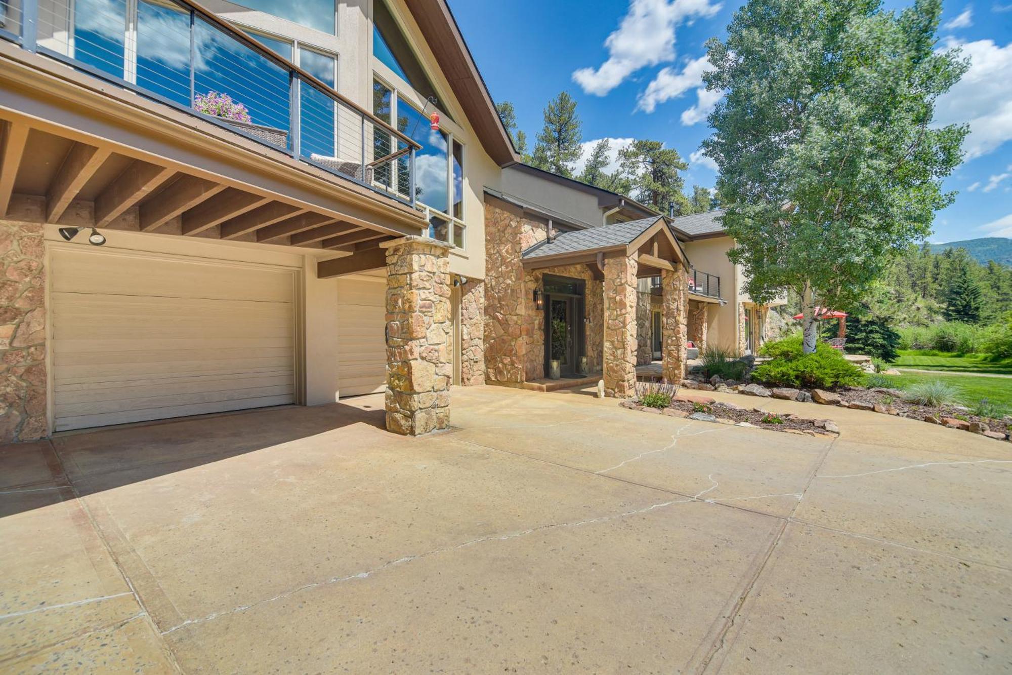 Stunning Evergreen Mountain Home On Private Stream Exterior photo