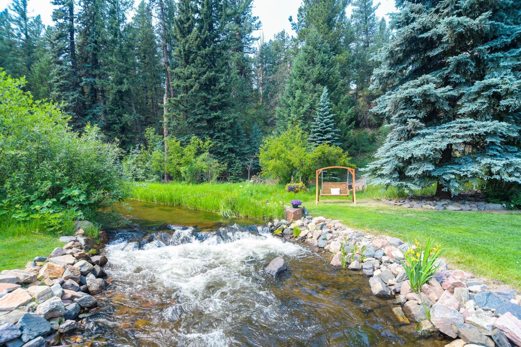 Stunning Evergreen Mountain Home On Private Stream Exterior photo